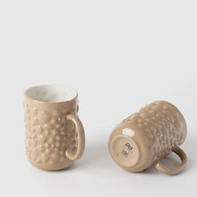 Görseli Galeri görüntüleyiciye yükleyin, Justine Kulplu Latte Fincanı, Bej & Beyaz