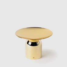 Görseli Galeri görüntüleyiciye yükleyin, Kubbe Servis Tabağı, Pirinç